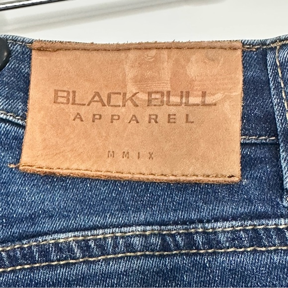 Classic Indigo Men's Straight Jeans - Picture 3 of 5